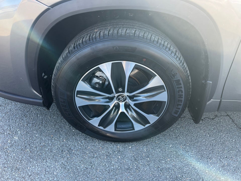 2025 Toyota Highlander XLE