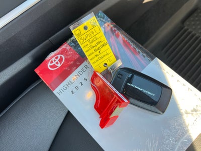 2025 Toyota Highlander XLE