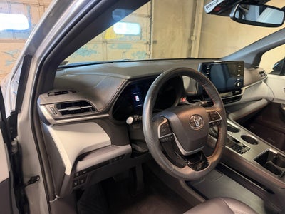 2023 Toyota Sienna XSE