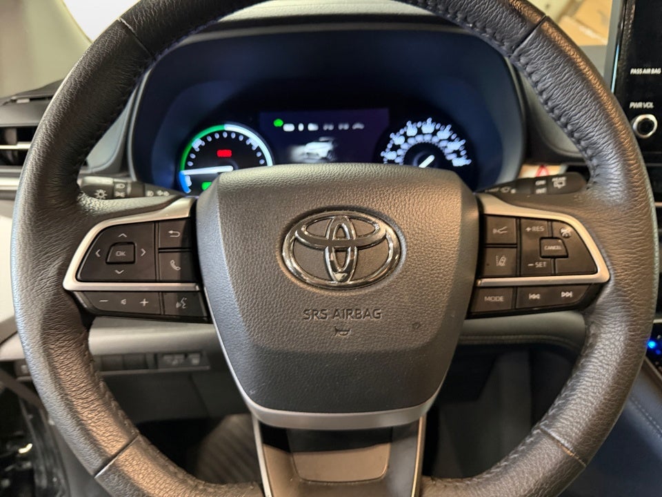 2025 Toyota Sienna XLE 8 Passenger