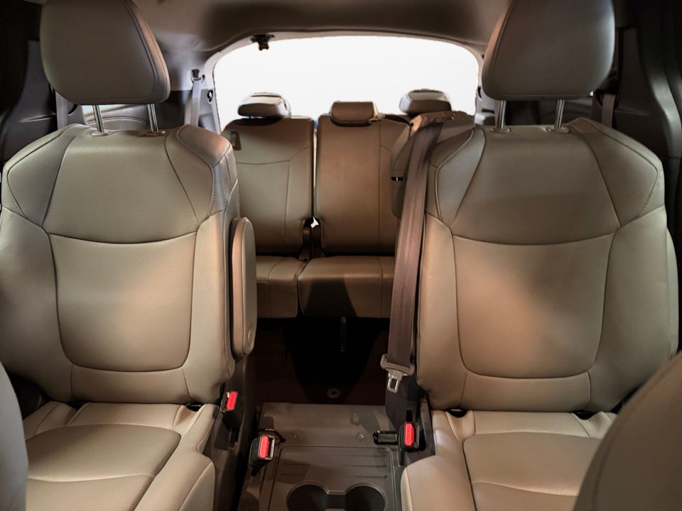 2025 Toyota Sienna XLE 8 Passenger