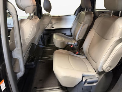 2025 Toyota Sienna XLE 8 Passenger