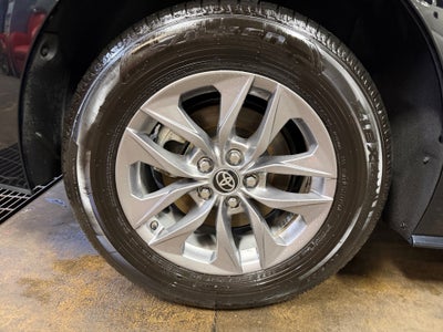 2025 Toyota Sienna XLE 8 Passenger