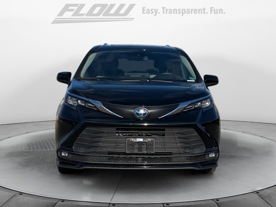 2025 Toyota Sienna XLE 8 Passenger