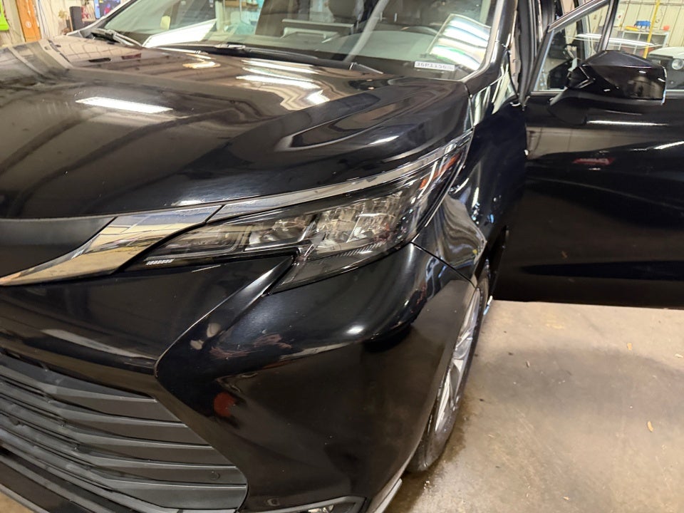 2025 Toyota Sienna XLE 8 Passenger