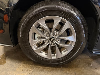 2025 Toyota Sienna XLE 8 Passenger