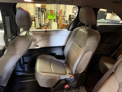 2025 Toyota Sienna XLE 8 Passenger