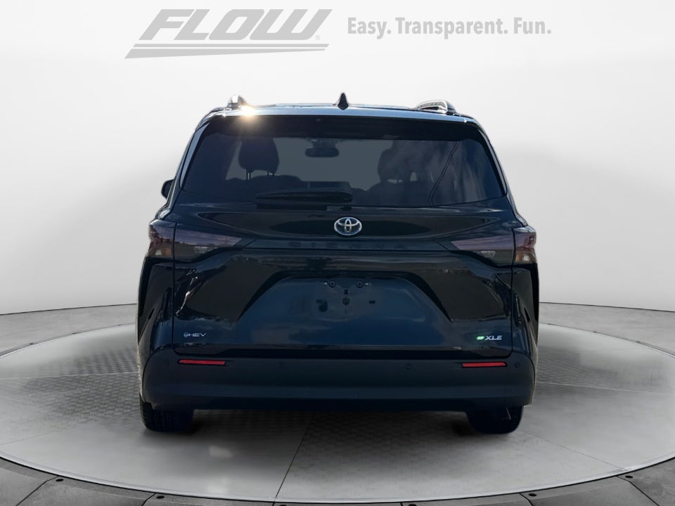 2025 Toyota Sienna XLE 8 Passenger