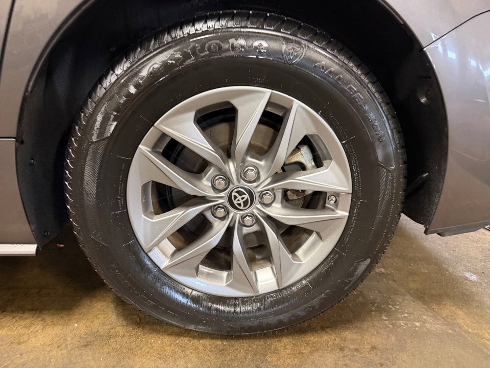 2024 Toyota Sienna XLE
