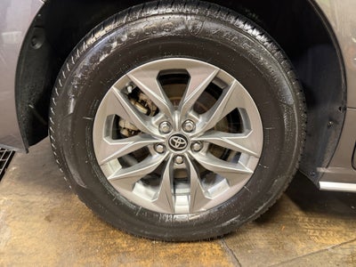 2024 Toyota Sienna XLE