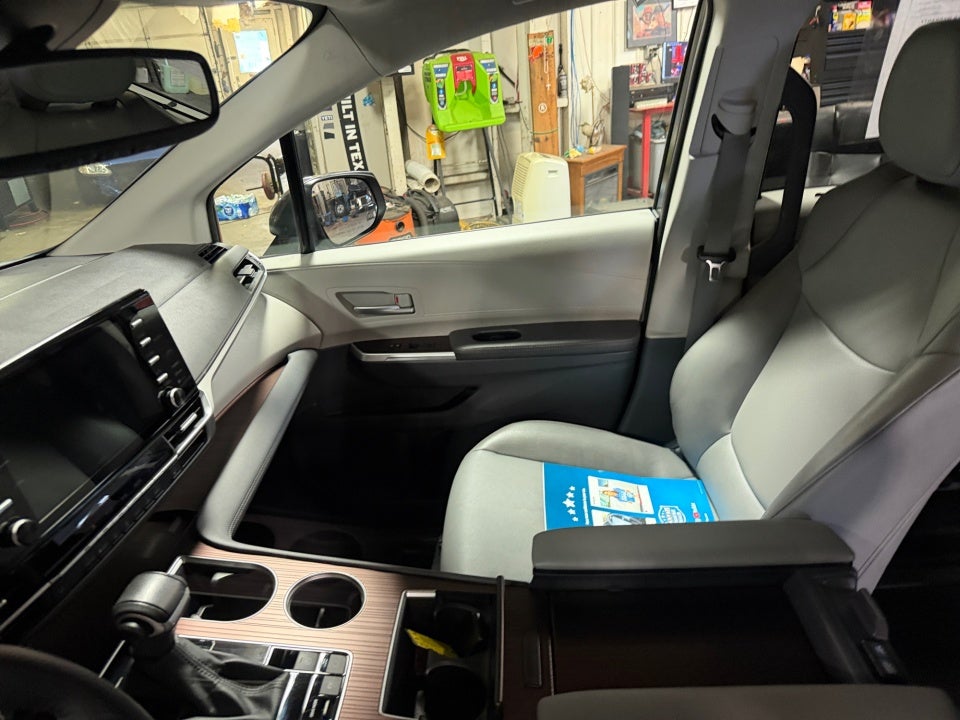 2024 Toyota Sienna XLE