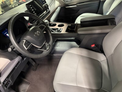 2024 Toyota Sienna XLE