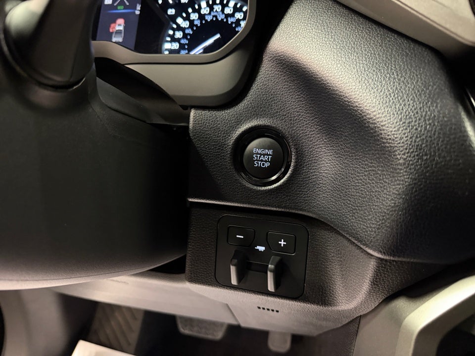 2026 Toyota Tundra SR5 CrewMax 5.5' Bed