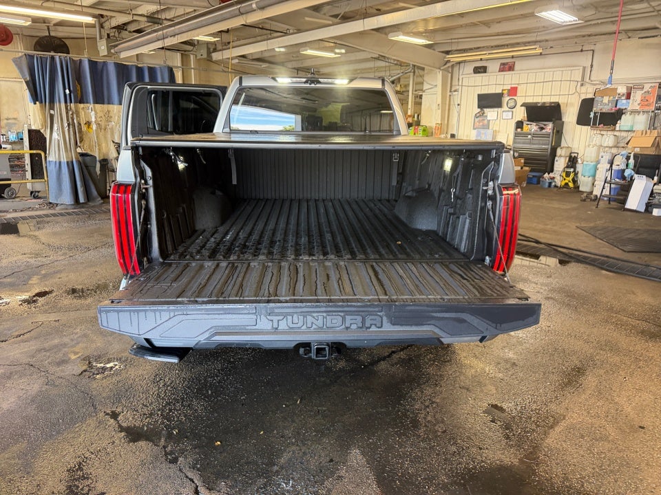 2023 Toyota Tundra Hybrid Platinum Hybrid