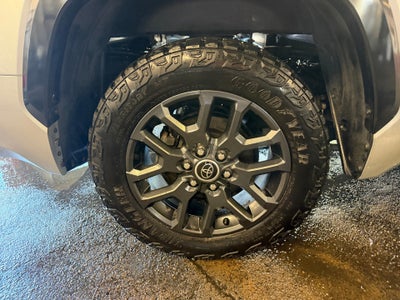2023 Toyota Tundra Hybrid Platinum Hybrid