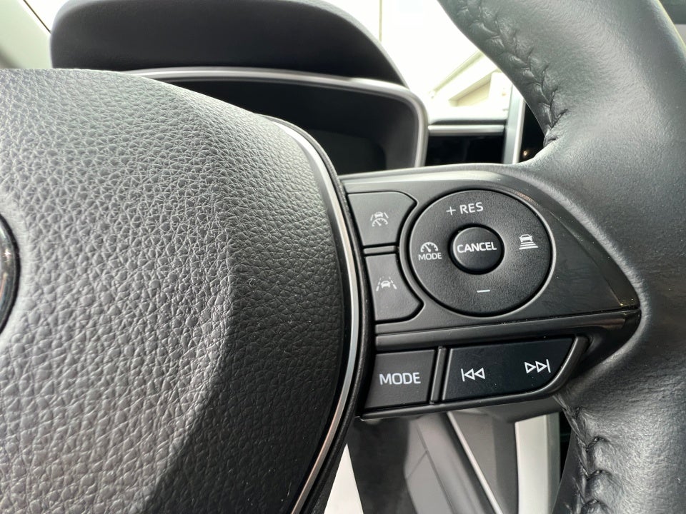2023 Toyota Corolla Cross XLE