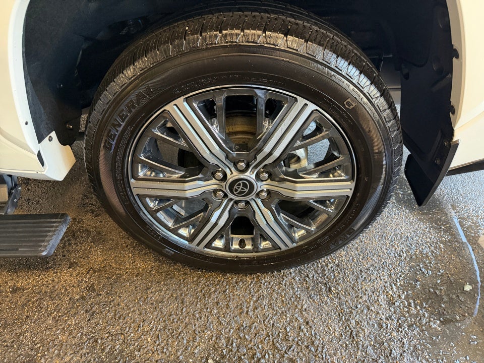 2023 Toyota Sequoia Capstone