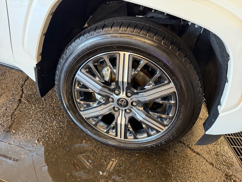 2023 Toyota Sequoia Capstone