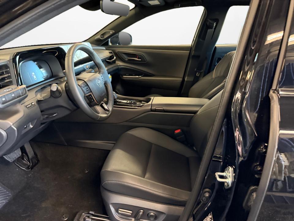 2026 Toyota Toyota Crown Nightshade