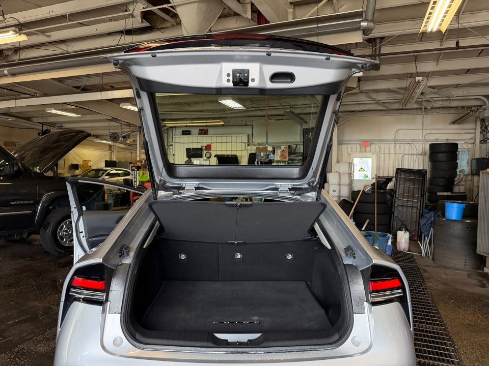 2025 Toyota Prius XLE