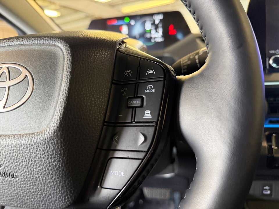 2025 Toyota Prius XLE