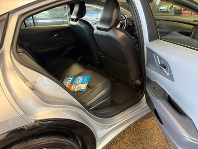2025 Toyota Prius XLE