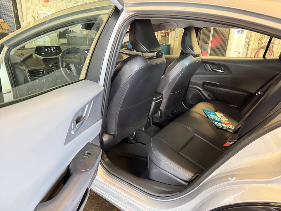 2025 Toyota Prius XLE