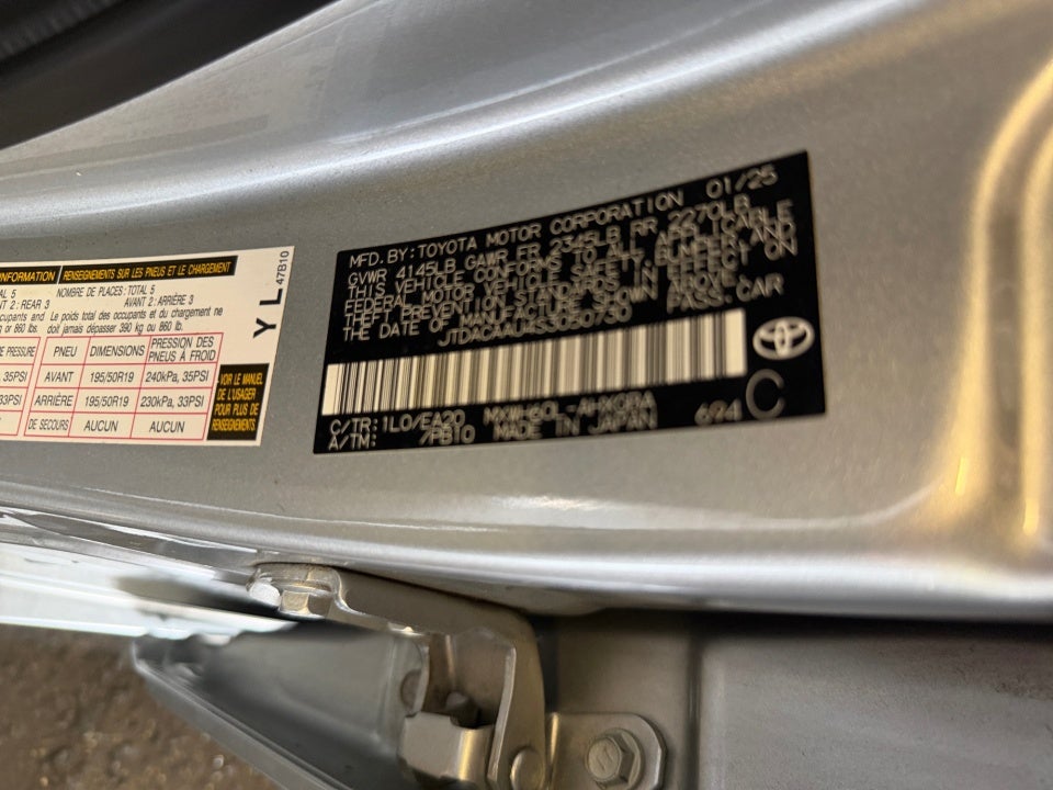 2025 Toyota Prius XLE