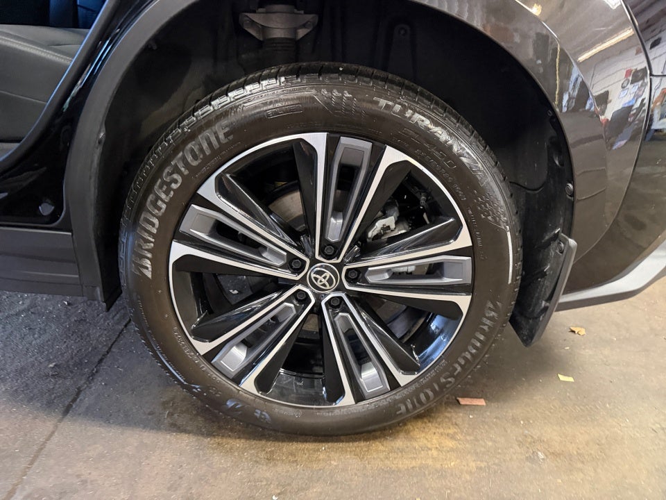 2024 Toyota bZ4X Limited