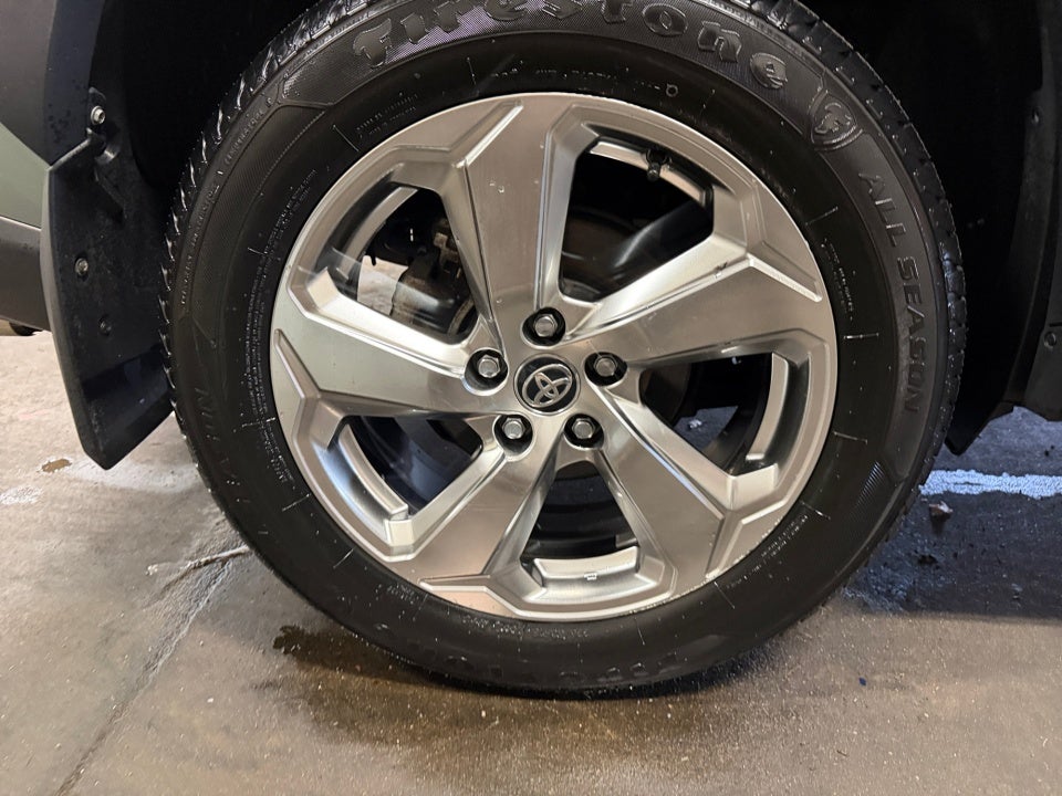 2021 Toyota RAV4 Hybrid XLE Premium