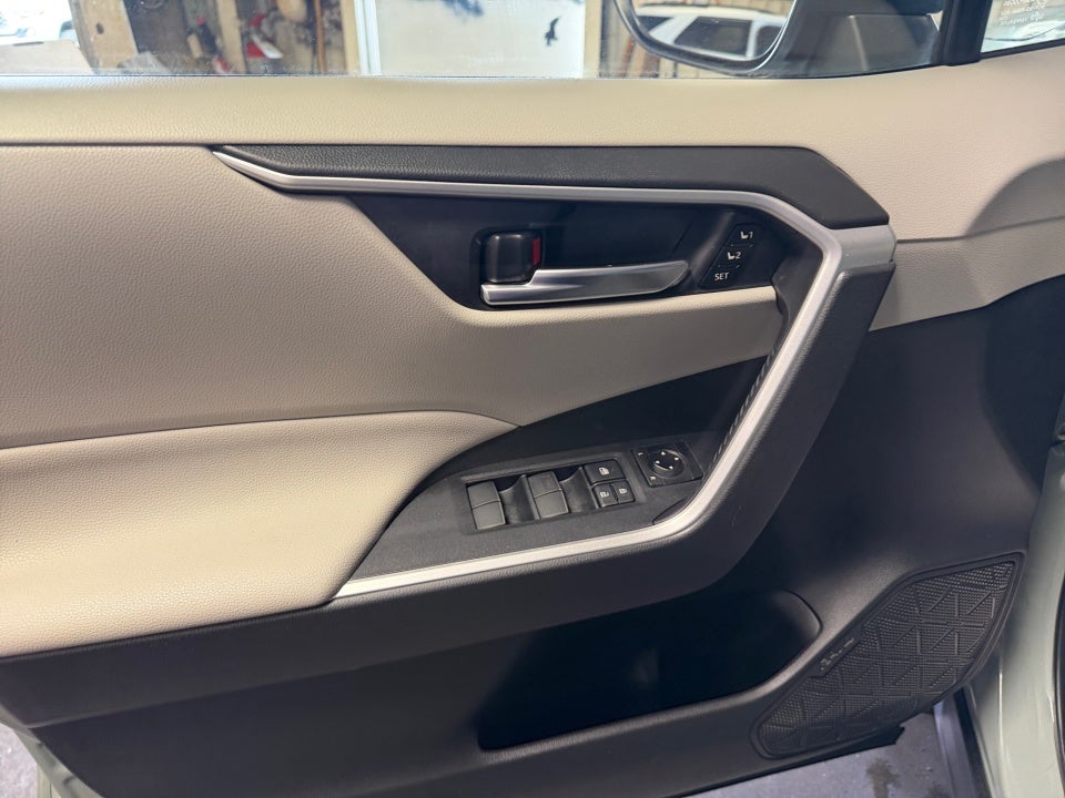 2021 Toyota RAV4 Hybrid XLE Premium
