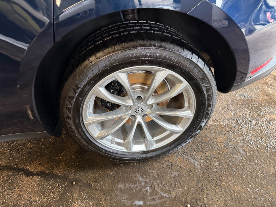 2022 Porsche Macan AWD