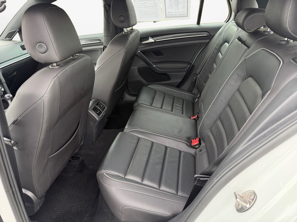 2019 Volkswagen Golf R 2.0T w/DCC & Navigation