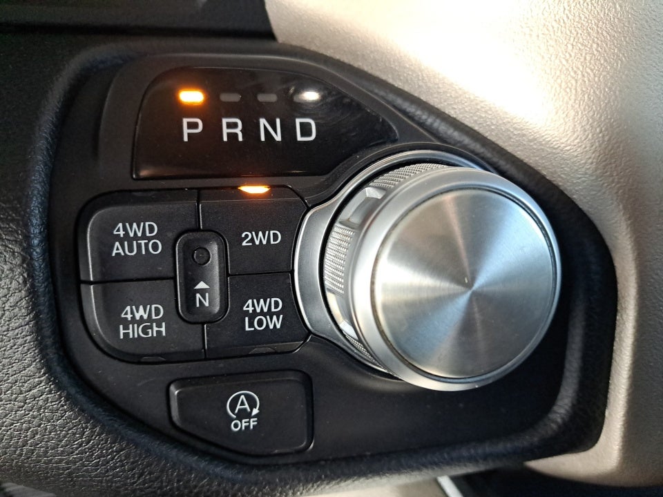 2020 RAM 1500 Laramie Crew Cab 4x4 6'4" Box