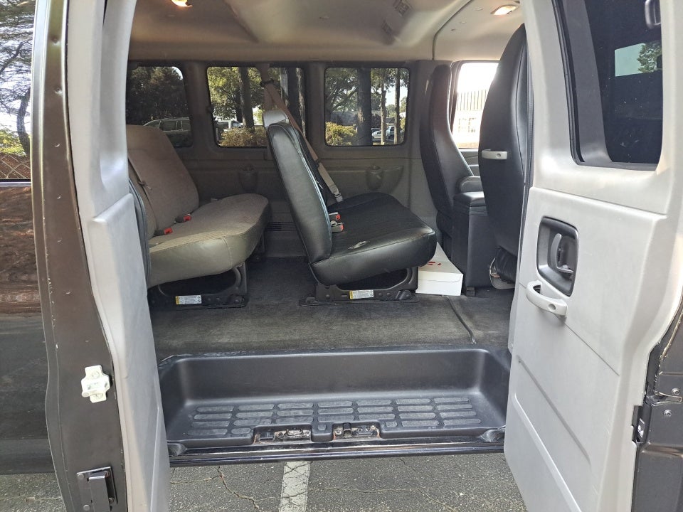 2017 Chevrolet Express 3500 LT