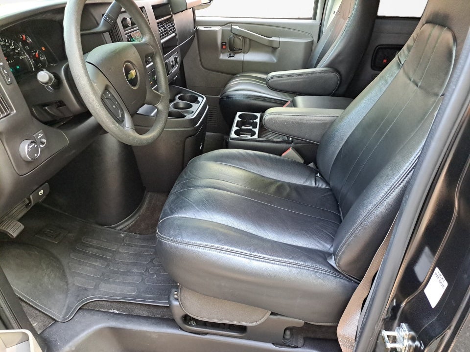 2017 Chevrolet Express 3500 LT