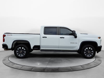 2021 Chevrolet Silverado 2500HD 4WD Crew Cab Standard Bed Custom
