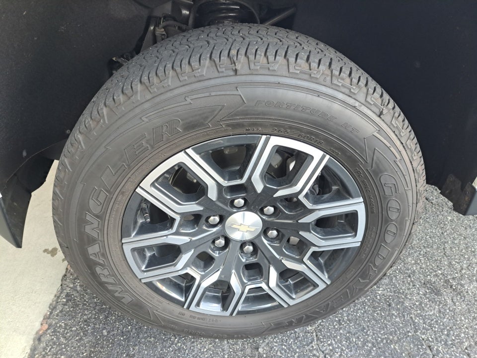 2024 Chevrolet Colorado 4WD LT
