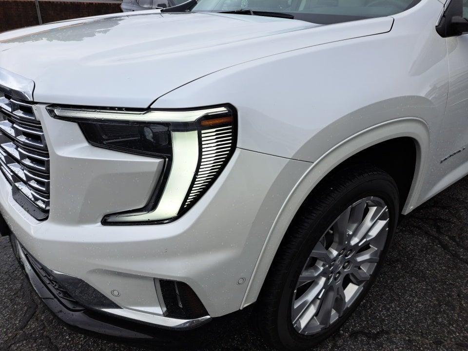 2024 GMC Acadia FWD Denali