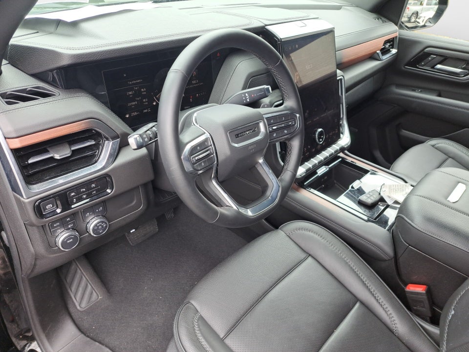 2025 GMC Yukon 4WD Denali
