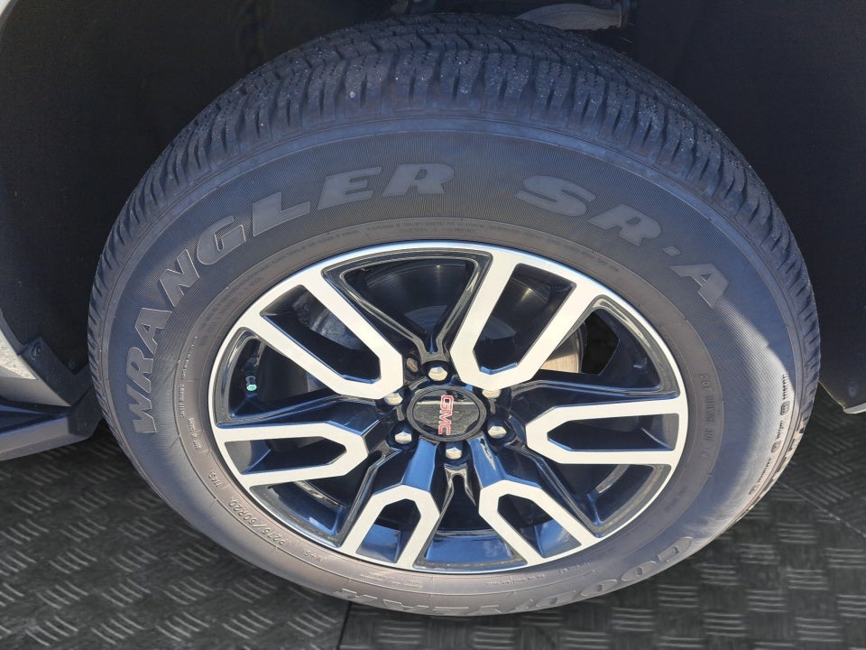 2023 GMC Yukon XL AT4
