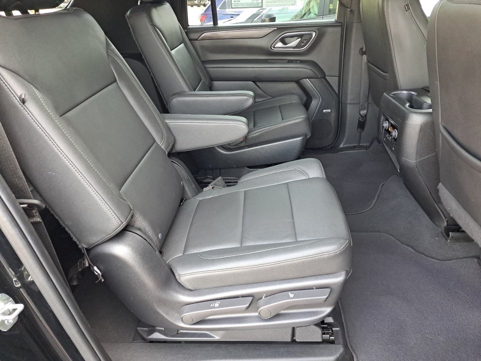 2022 Chevrolet Suburban 4WD LT