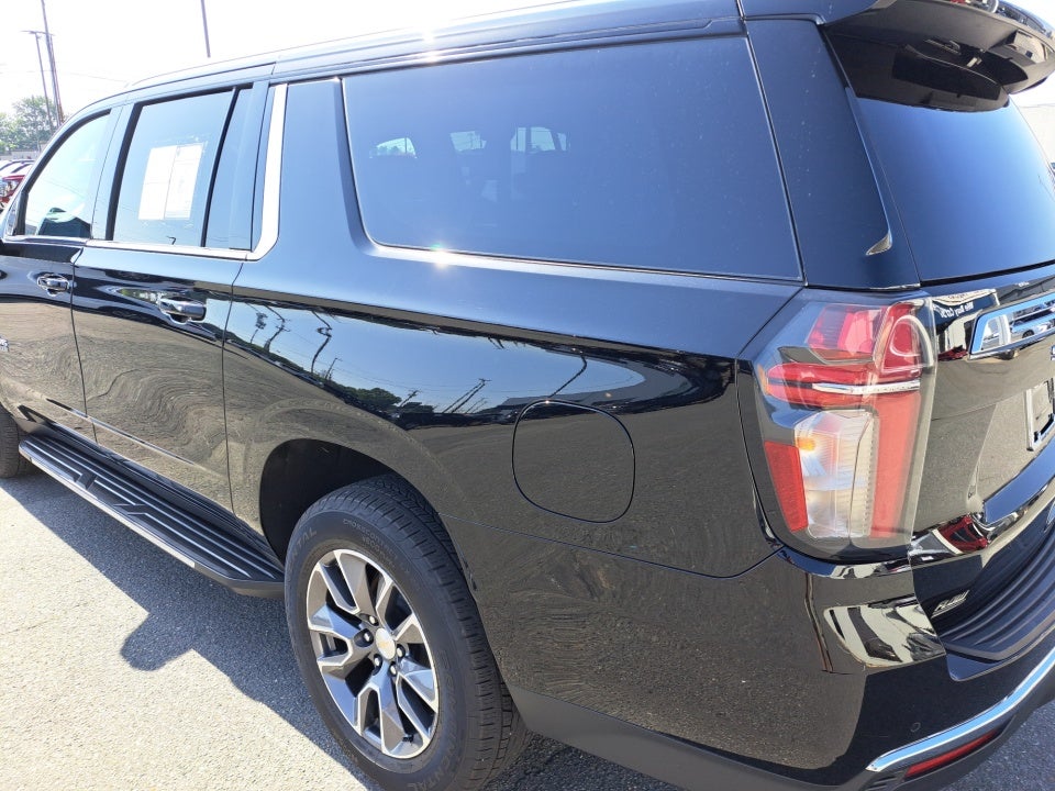 2022 Chevrolet Suburban 4WD LT