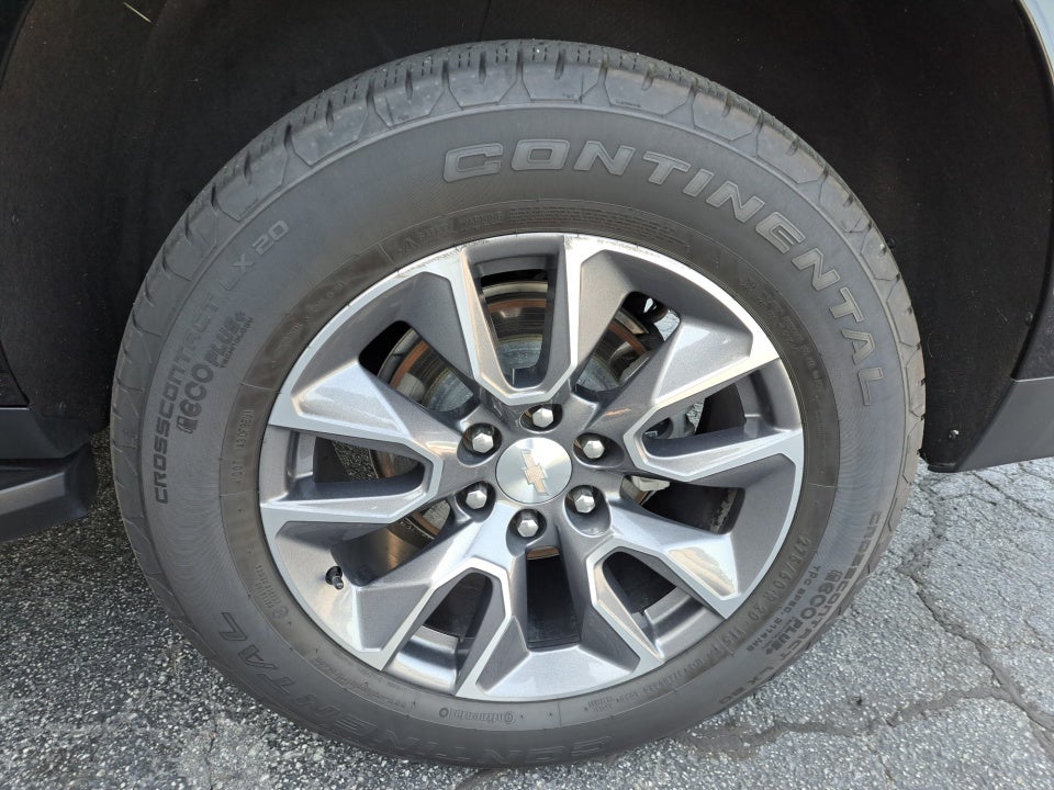 2022 Chevrolet Suburban 4WD LT
