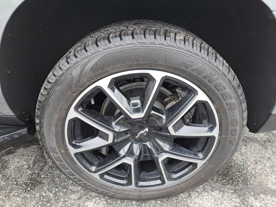 2023 Chevrolet Suburban 4WD RST