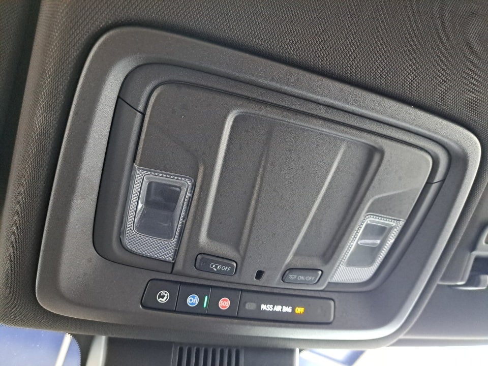 2022 GMC Sierra 1500 4WD Crew Cab Short Box SLT