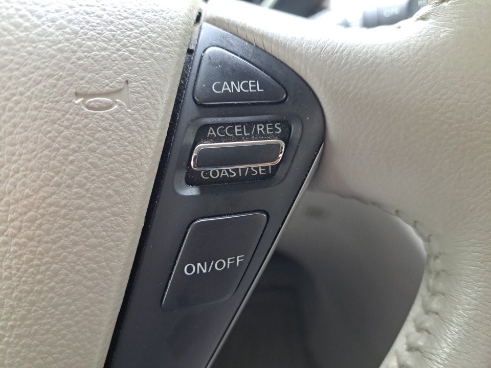 2015 Nissan Quest SV