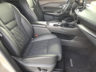 2021 Nissan Rogue Platinum FWD