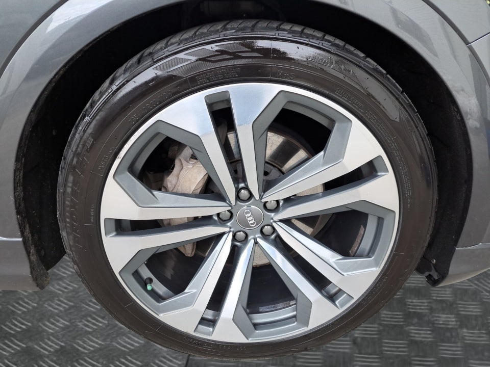 2019 Audi Q8 55 Premium