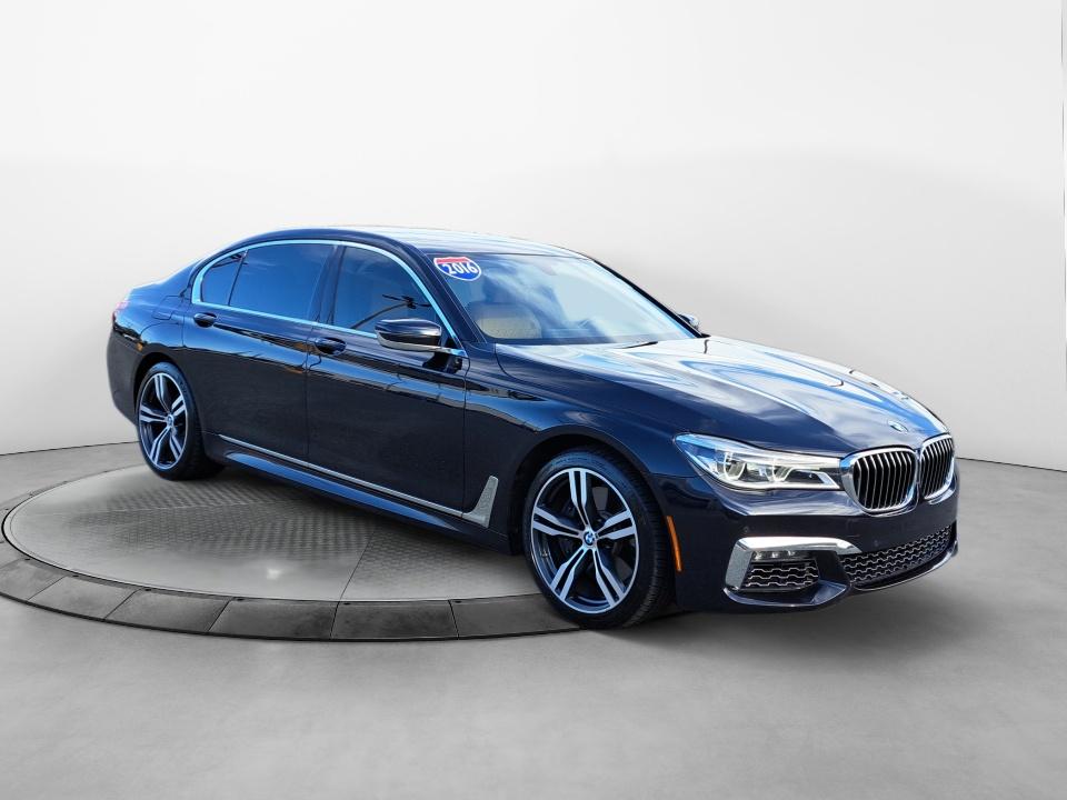 2016 BMW 750i 750i